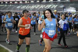 BIB: 500, 51269
                            <button type="button" onclick="openModal(10462558)" class="btn btn-primary btn-sm float-right btn-popup" data-toggle="modal" data-target=".modal-high-quality">
                        <i class="fas fa-shopping-cart"></i> Add to Cart
                    </button>
                                            <button type="button" onclick="isThisMe(10462558, true)" class="btn btn-success btn-sm float-right btn-popup btn-isme hidden" data-toggle="tooltip" data-placement="bottom" title="นี่คือรูปของคุณใช่ไหม คลิกที่นี่เพื่อเอาเข้าอัลบั้ม">
                        <i class="fas fa-plus"></i> Add to album
                    </button>
                    <button type="button" onclick="isThisMe(10462558, false)" class="btn btn-warning btn-sm float-right btn-popup btn-isnotme hidden">
                        <i class="fas fa-ban"></i> Remove from album
                    </button>